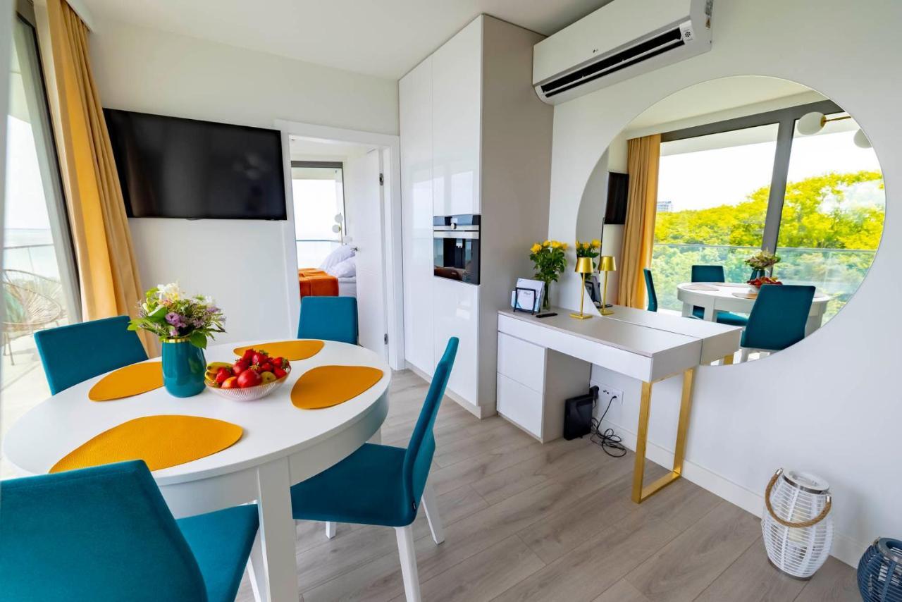 Wave Private Apartament - Sea View Miedzyzdroje Exterior photo
