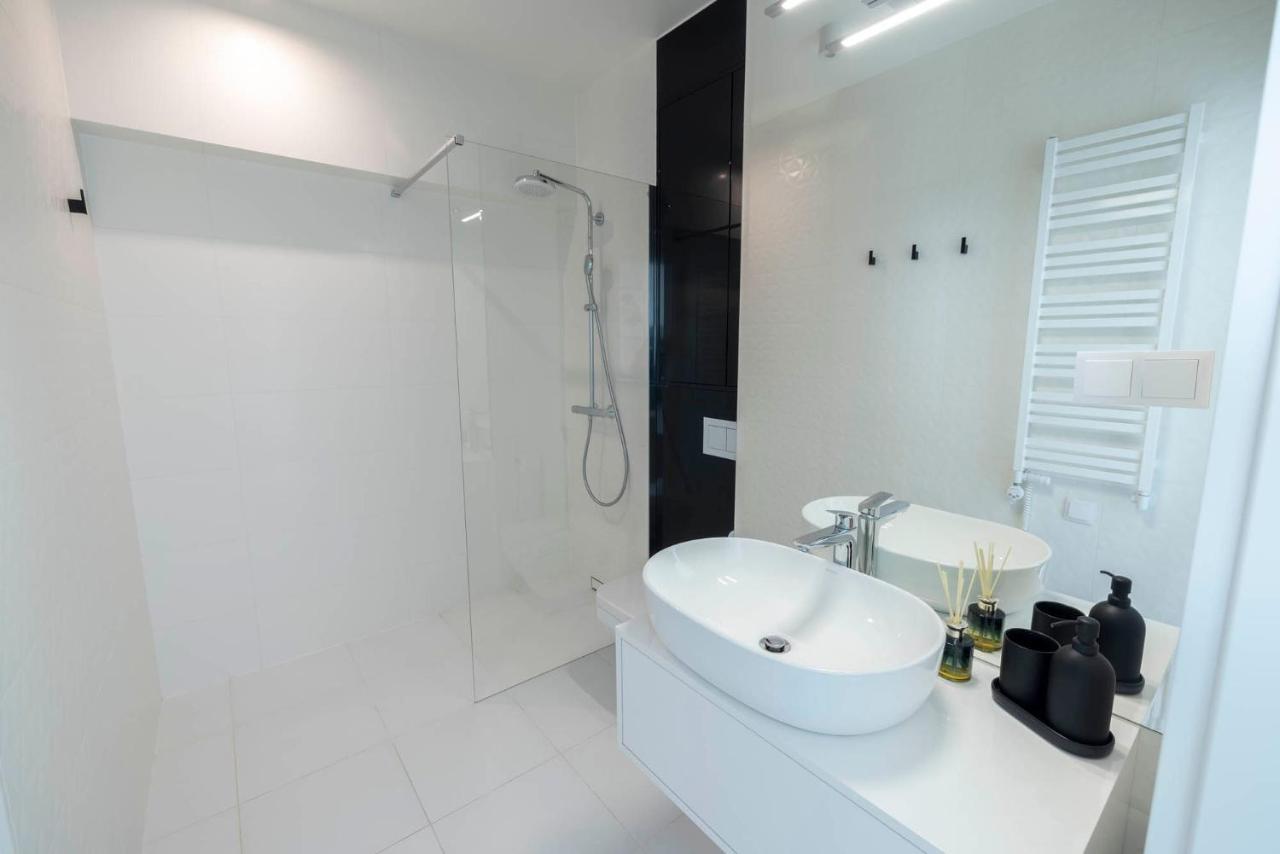 Wave Private Apartament - Sea View Miedzyzdroje Exterior photo